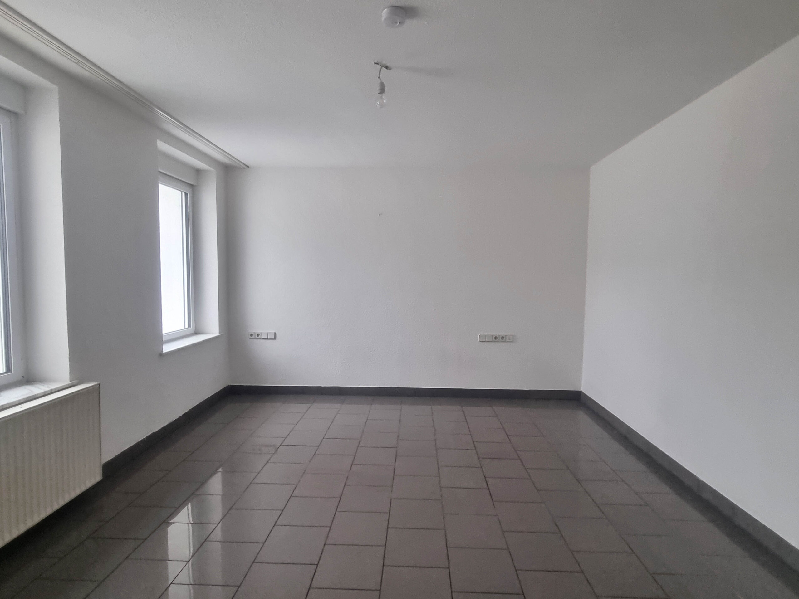 Immobilienpaket: 4 Eigentumswohnungen, Gewerbefläche, Lagerfläche – Ansicht 4