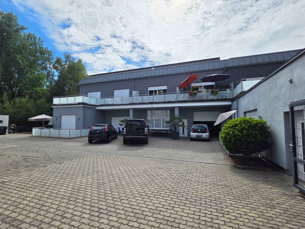 Hochwertig kernsaniertes Mehrfamilienhaus